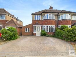 18, Stockbridge Gardens, Chichester PO19 8QT