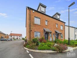19, Severnbank Avenue, Newnham GL14 1EY
