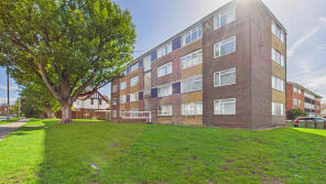 11, Ripon House, Bishops Walk, Aylesbury HP21 7LG