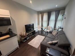Flat 6, 242 Axis House, Bath Road, Hayes UB3 5AY