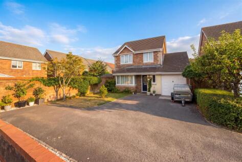 Clover Road, Wick St. Lawrence - TURNKEY