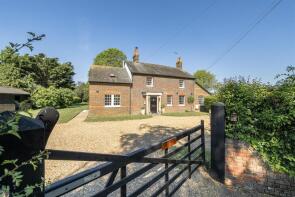 Greyfell, Long Lane, Hitchin SG4 8JH