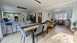 2, Cwrt Coed Saeson, Birchgrove, Swansea SA7 9NQ