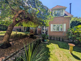 14, St Michaels Close, Newport PO30 4PH