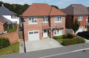 16, St Legers Way, Riseley, Reading RG7 1GH