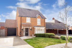 4, Rowan Gardens, Ringwood BH24 3FL