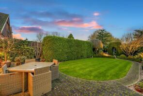 Norton, Mortimers Avenue, Cliffe Woods, Rochester ME3 8JT