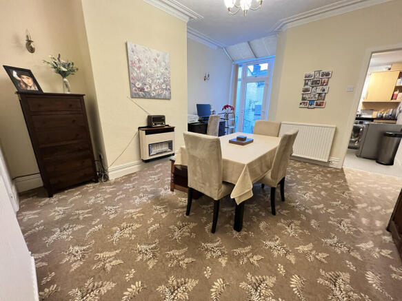 Living Room/Dinin...