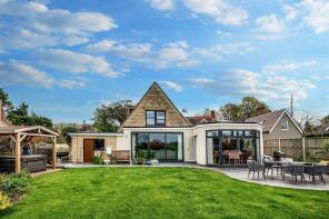 Sunstones, The Green, Evesham WR11 4UN
