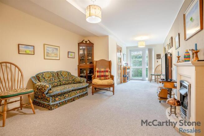 8639216-interior24.jpg