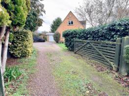 The Twin Firs, Main Road, Tewkesbury GL20 7QN
