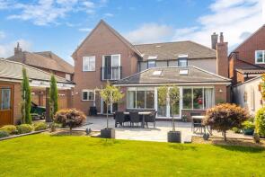 16, Fosseway, Lichfield WS14 0AD