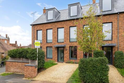 Bewick Mews, Hungerford, Berkshire, RG17 0QS