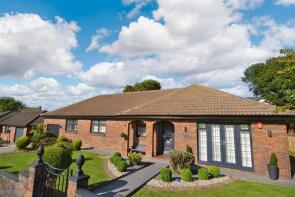 4 Frogmore, Maesglasnant, Cwmffrwd, Carmarthen SA31 2LR