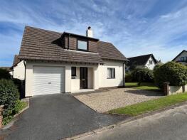 15, Crestway, Dartmouth TQ6 0SF