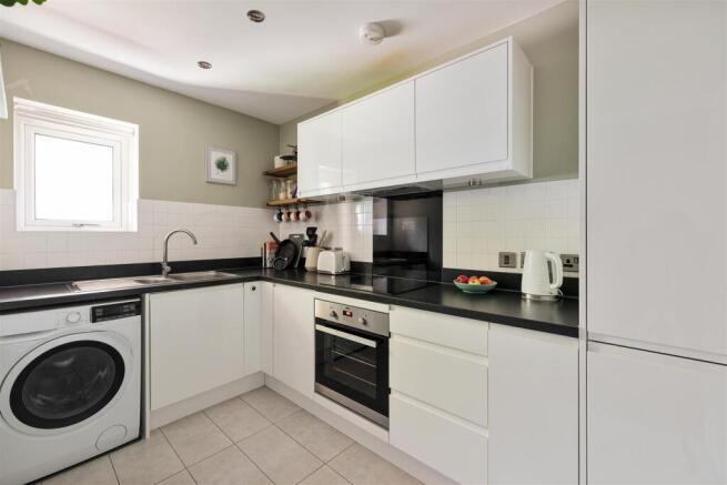 Hickman Avenue, E4