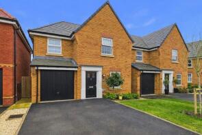 14, Young Close, Overstone NN6 0GD