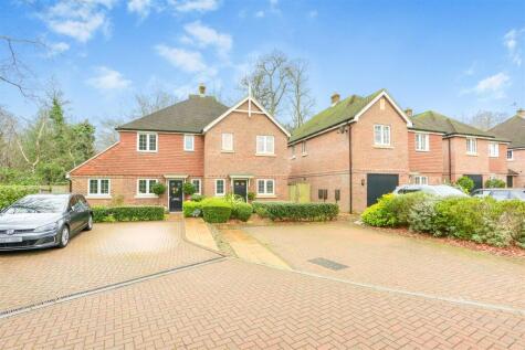 Stanton Grove, Tadworth