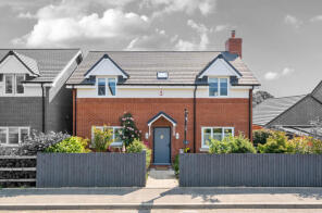 The Roses, From B4579 From Pentre Dafydd Crossroads To Meadowfields, Oswestry SY10 7EU