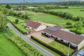 Nash Stables, Straits Lane, Nash, Newport NP18 2BY