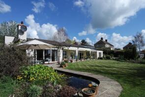 Farrers Garden, High Street, Royston SG8 0DR