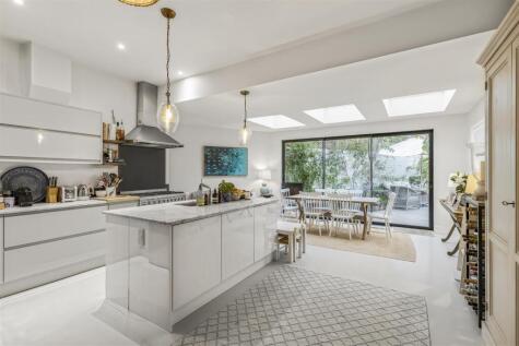 Lower Richmond Road, East Sheen, SW14