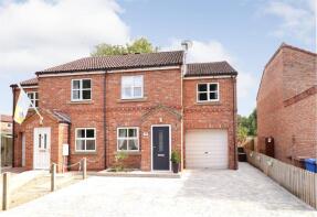 1b, Holly Close, York YO41 1LY