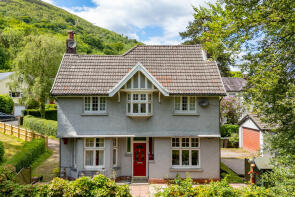 Ty Llwyd, Main Road, Gwaelod-y-garth, Cardiff CF15 9HJ