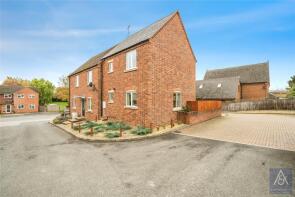 1, Leyland Close, Buckingham MK18 4FG