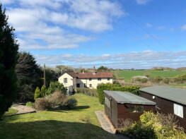 Pitt House, Hall Road, Framsden IP14 6HN