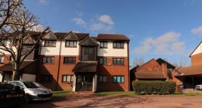 8, Armada Court, Grays RM16 6QU