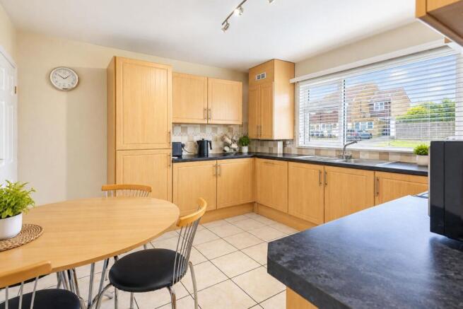kitchen 1.jpg