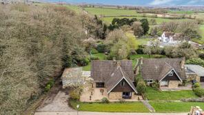 Hornbeams, Hanbury Lane, Essendon, Hatfield AL9 6AY