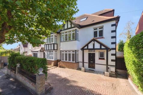 Kingsmead Avenue, Worcester Park, KT4