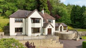 Highbury, Tedgness Road, Nether Padley, Hope Valley S32 2HX