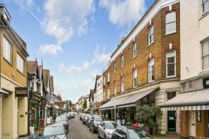 Flat 9, Hampton Court Mews, Feltham Avenue, East Molesey KT8 9BT