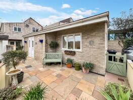 3, Portland Gardens, Falmouth TR11 2QT