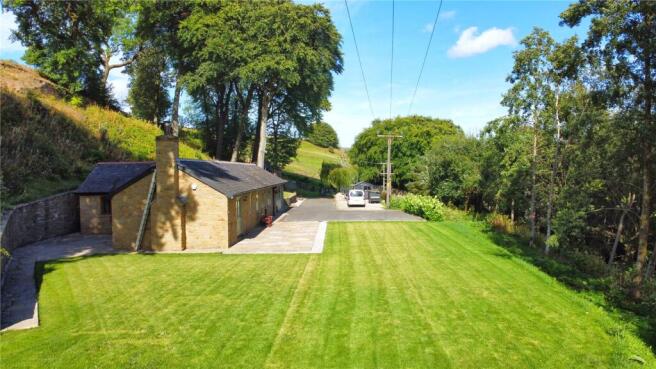 Large Lawn Gardens