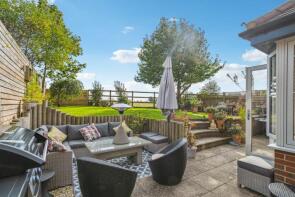 2, Morton King Close, Aylesbury HP18 9XU