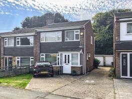 89, Cedar Avenue, High Wycombe HP15 7EE