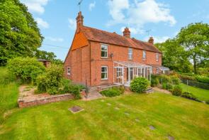 Cyntra, The Slade, Bucklebury, Reading RG7 6TL