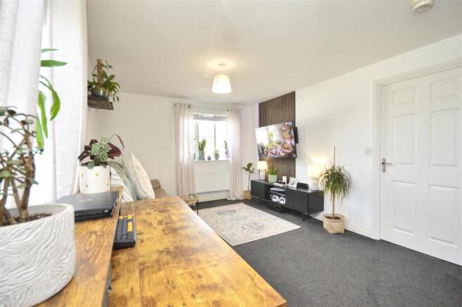 Open Plan Kitchen / Living Room