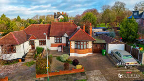 2, Masefield Drive, Upminster RM14 1AY