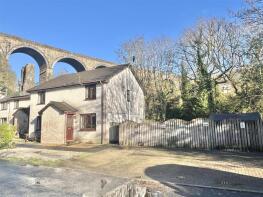 15, Orchard Grove, St. Austell PL25 5TW