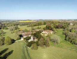 The Courtyard, Gosport Road, Chawton, Alton GU34 1SJ