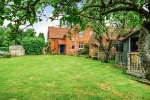 2, Scripp Cottages, Foxhunt Green, Heathfield TN21 0RU