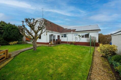 Provost Park, Auchtermuchty, Fife, KY14 7DT