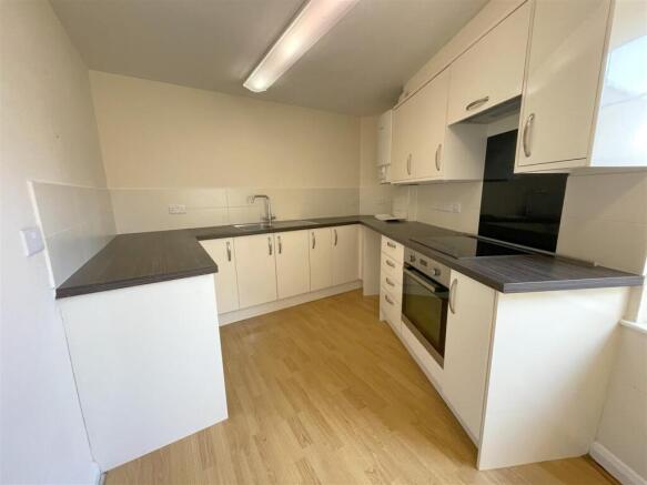 kitchen 2.jpg