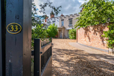 The Castle House Station Road, Barton-under-needwood, DE13