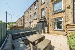 101, Hollins Terrace, Rochdale Road, Triangle, Sowerby Bridge HX6 3LP